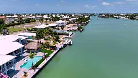 aerial-of-luxury-homes-along-canal-in-Marathon-Florida