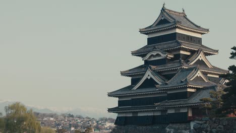 Burg-Matsumoto-–-Bedeutendstes-Historisches-Schloss-In-Nagano,-Japan