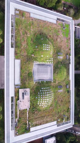 Vertical-Aerial-View-of-Living-Roof-on-California-Academy-of-Sciences-Building-in-Golden-Gate-Park,-San-Francisco-USA