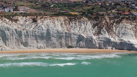 Hermoso-Disparo-De-Drone-Sobre-La-Escalera-De-Los-Turcos-En-Sicilia,-Italia