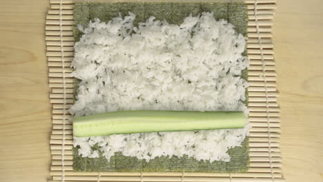 Time-Lapse-of-Salmon-Sushi-Roll-Preparation