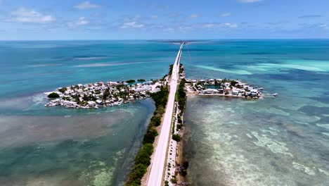 Antena-Sobre-Una-Larga-Carretera-En-Los-Cayos-De-Florida