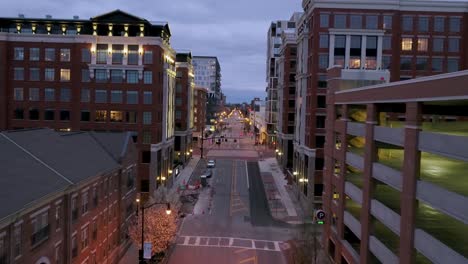 Aerial-drone-view-low-over-the-West-and-East-Rich-Street,-in-gloomy-Columbus,-USA