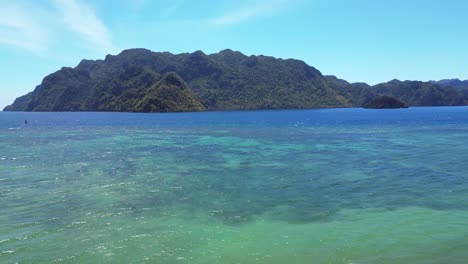 Vista-Baja-Desde-La-Playa-De-Cabo-Pan-A-La-Izquierda-Con-Vistas-A-Las-Islas-En-Un-Hermoso-Día