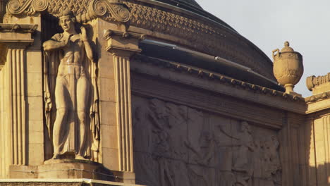 The-Palace-of-Fine-Arts,-Close-Up-Statue