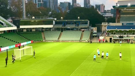 Entrenamiento-Del-Club-De-Fútbol-Ac-Milan-En-El-Parque-Hbf