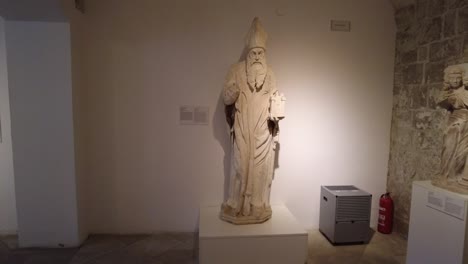 Close-up-of-a-full-length-statue-of-Saint-Blaise-on-display-in-the-Rector's-Palace