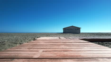 Vista-Aérea-De-La-Hermosa-Playa-Y-El-Mar-Mediterráneo-En-Fuengirola,-España