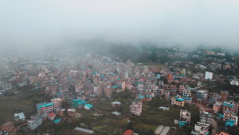 Vista-Aérea-Del-Pueblo-De-Montaña-En-Nepal