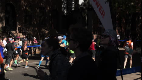 New-York-Marathon-Runners-From-the-Public-in-Slow-Motion