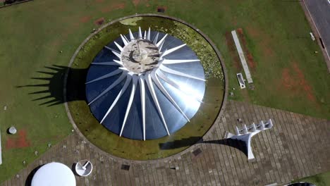 Ciudad-Catedral-Católica-Romana,-Lugares-De-Culto-Sudamérica,-órbita-Aérea