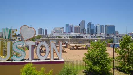 Drone-shot-of-the-'We-Love-Houston'-sign-in-Houston,-Texas