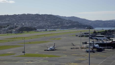 Ein-Airbus-A320-Von-Air-NZ-Landet-Auf-Dem-Flughafen-Wellington-In-Neuseeland