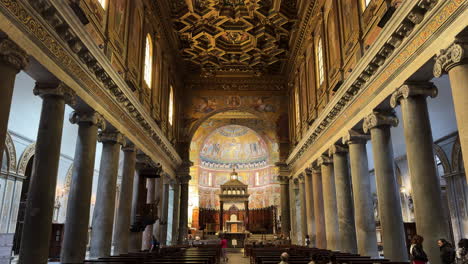 Basilika-Santa-Maria-In-Trastevere---Innenansicht-Der-Berühmten-Katholischen-Kirche