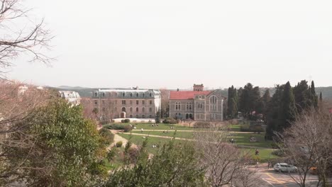 Aerial-reveal-of-the-Bosphorus-University-campus-in-Istanbul,-Turkey