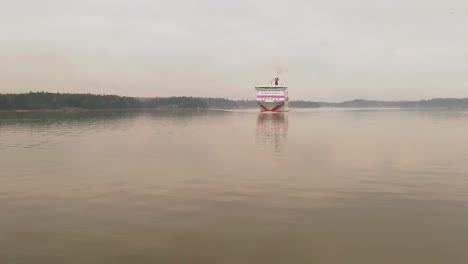 Verfolgung-Der-Autofähre-MS-Baltic-Princess-Auf-Ihrer-Fahrt-Durch-Die-Finnischen-Schären-In-Der-Ostsee