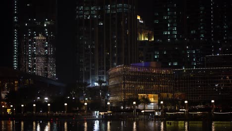 Dubai-Mall-with-beautiful-night-lights