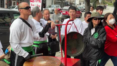 Feiern-Sie-Das-Chinesische-Neujahr-Mit-Traditioneller-Musik-In-Los-Angeles,-Chinatown