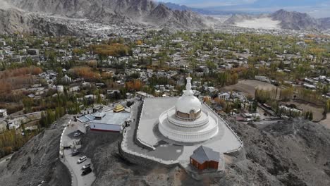 Areal-shots-of-city-in-the-mountains