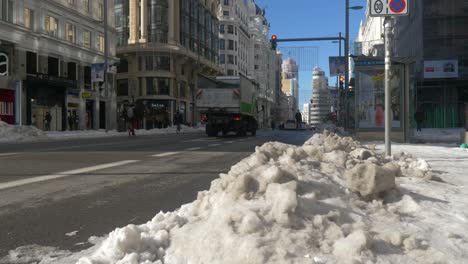 Fuertes-Nevadas-En-Gran-Vía-2021