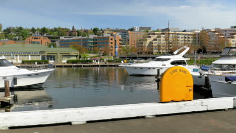 Yachts-in-a-leisure-port-in-Seattle