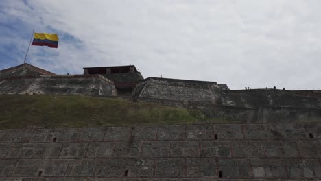 Historic-Castillo-San-Felipe-de-Barajas-in-Cartagena,-Colombia-under-a-cloudy-sky