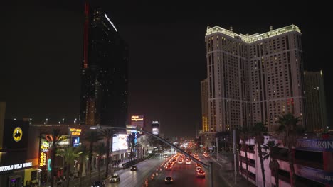 Toma-De-Las-Vegas-Strip,-Nevada-Durante-La-Noche-En-Horas-Punta