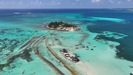 Acuario-De-San-Andrés-En-La-Isla-Caribeña-De-Colombia