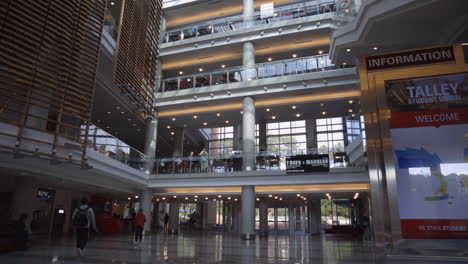 Students-On-Modern-Architectural-Halls-Of-North-Carolina-State-University-In-Raleigh,-North-Carolina