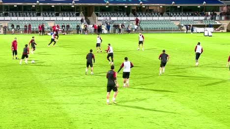 Primer-Plano-Como-Entrenamiento-Del-Club-De-Fútbol-Roma-En-El-Parque-Hbf