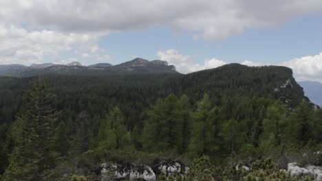 Einige-Aufnahmen,-Die-Während-Einer-Täglichen-Wanderung-Auf-Dem-Plateau-Der-Sieben-Gemeinden-In-Venetien,-Italien,-Aufgenommen-Wurden