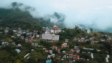 Luftaufnahme-Eines-Bergdorfes-Während-Der-Sommersaison-In-Nepal