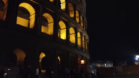 Vídeo-4k-Del-Coliseo-Desde-El-Camino-Principal-Para-Llegar-A-él.