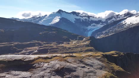 Glacier-and-snow-of-high-mountain-peaks