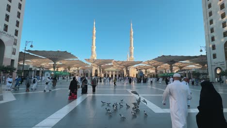 A-view-of-the-Prophet's-Mosque,-Masjid-al-Nabawi,-in-Madinah,-Saudi-Arabia