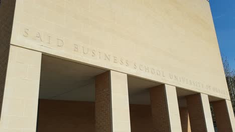 Static-view-of-Saïd-Business-School-of-the-University-of-Oxford-for-management-education-in-Oxford-City,-England-UK