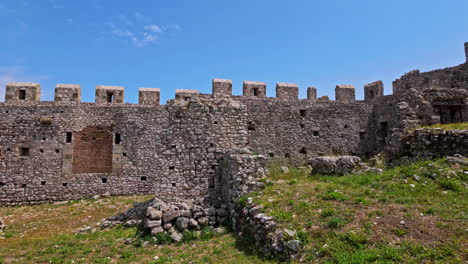 Chlemoutsi-Oder-Clermont-Ist-Eine-Mittelalterliche-Burg-Im-Nordwesten-Der-Regionaleinheit-Elis-Auf-Der-Halbinsel-Peloponnes-Im-Süden-Griechenlands