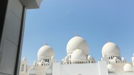 Revealing-Shot-Of-The-Domes-Of-Sheikh-Zayed-Mosque