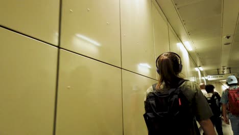 Bond-Street-Train-Station--London,-England---July-2022,-Passengers-Walking-Through-London-Underground-Station