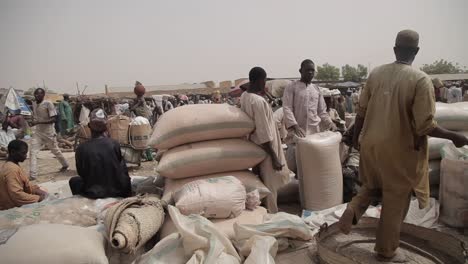 food-market-in-northern-Nigeria,-katsina-state