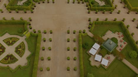 Aerial-shot-of-Rundale´s-gardens-revealing-the-palace-at-the-end