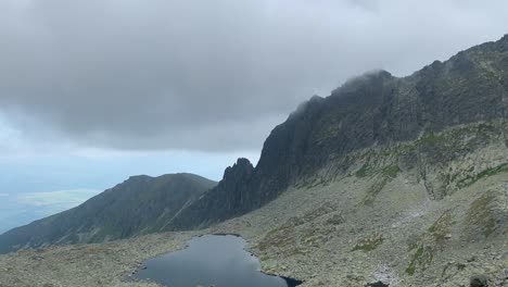 The-beautiful-rocky-mountains-of-Hrubý-Vrch,-Tatry,-Slovakia---time-lapse