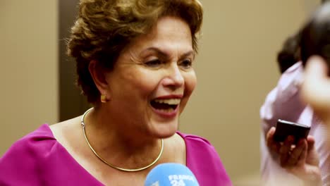 Präsidentin-Dilma-Rousseff-Wird-Von-Auslandskorrespondenten-In-Rio-De-Janeiro,-Brasilien,-Interviewt-