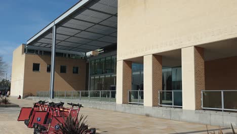 Exterior-view-of-Saïd-Business-School-of-the-University-of-Oxford-for-management-education-in-Oxford-City,-England-UK