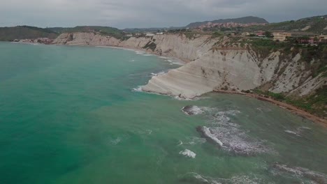 Imágenes-Aéreas-De-Un-Monumento-Famoso-En-Sicilia,-Italia.