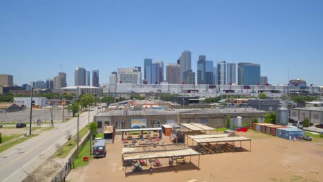 Reveal-drone-shot-of-the-'We-Love-Houston'-sign-in-Houston,-Texas