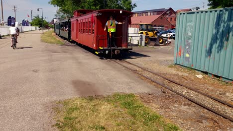 Casco-Bay-Narrow-gauge-railroad-used-to-show-tourist-along-waterfront-in-Portland,-Maine