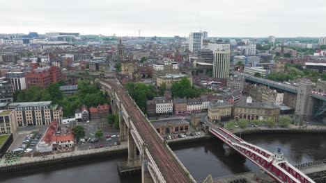 Famous-Bridges-Over-River-Tyne-In-Newcastle-upon-Tyne,-England,-United-Kingdom