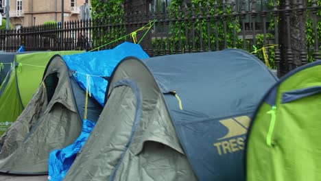 A-4K-walk-past-trents-erected-by-asylum-seekers-in-Dublin-Ireland