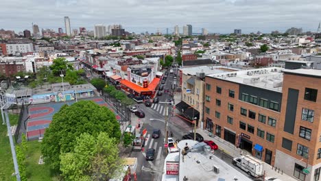 Aerial-shot-of-suburb-district-in-american-town-with-basketball-field